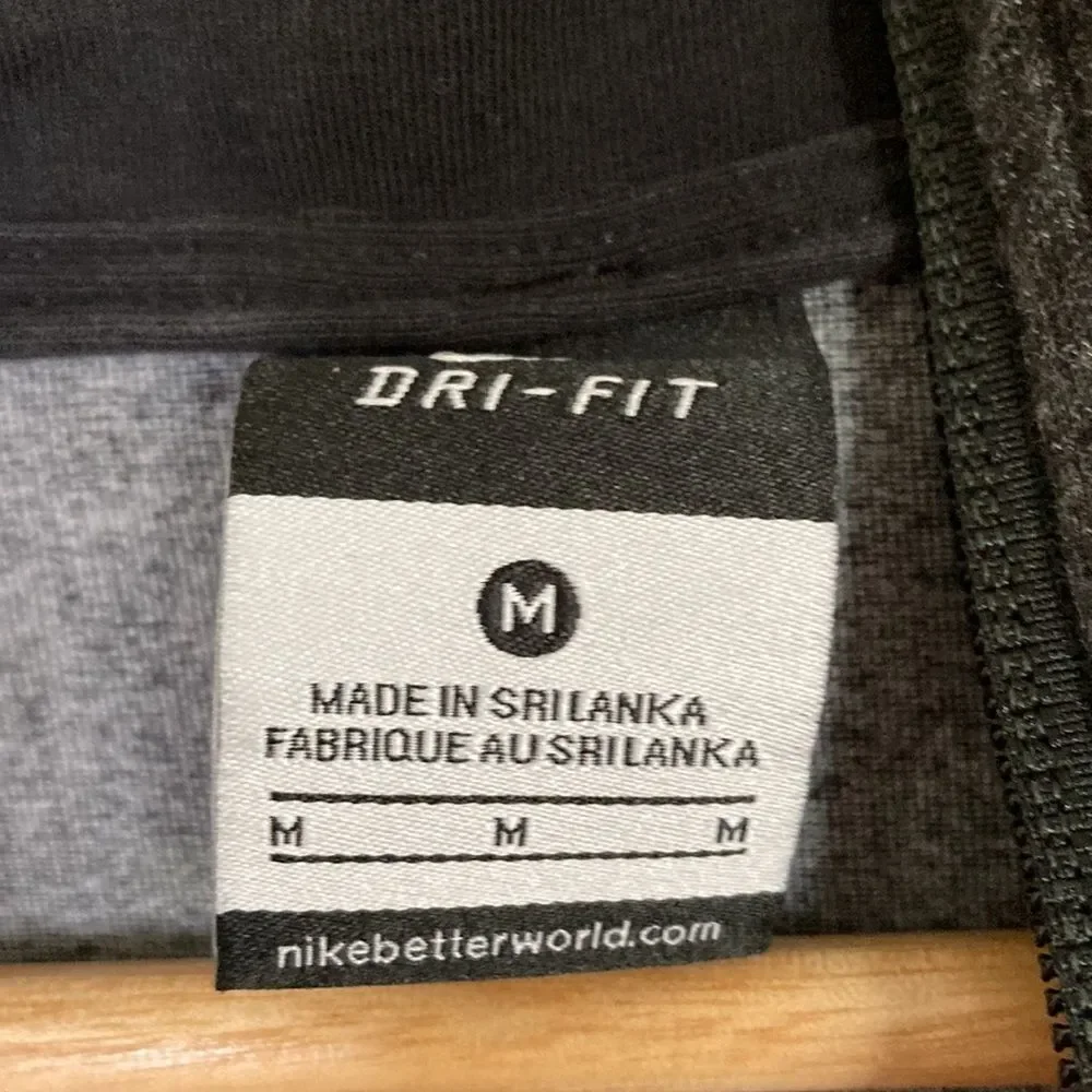 Nike‎ Dri-Fit Long Sleeve Slim Front Zipper Jacket in Grey Size Medium